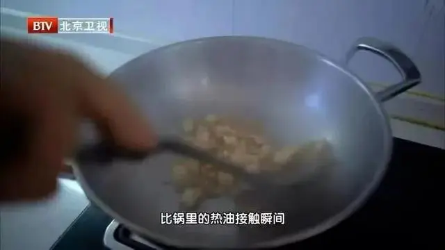 铁锅炒菜能补铁吗