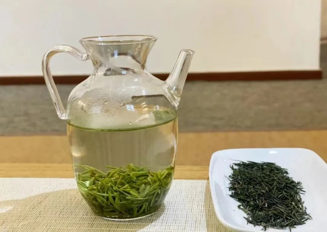 富硒茶冲泡颜色