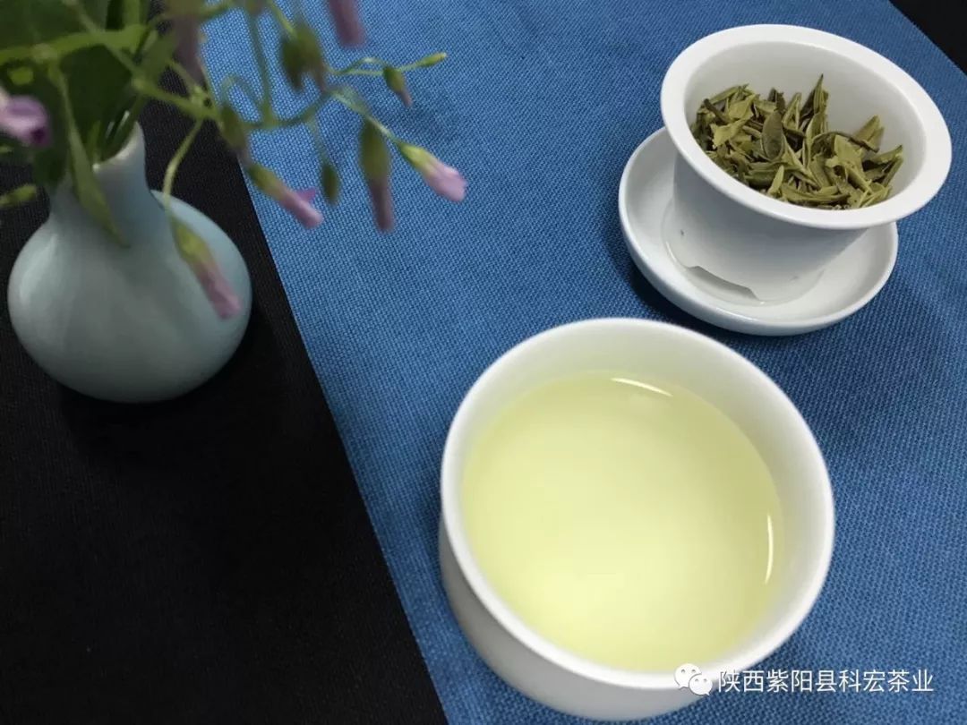 富硒茶冲泡颜色