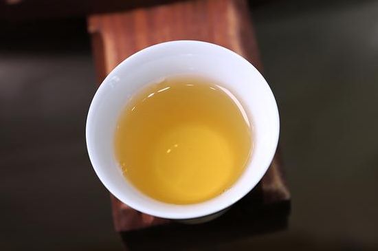 凤凰窝茶多少钱一公斤_墨江凤凰窝古树茶价格（三万一公斤）