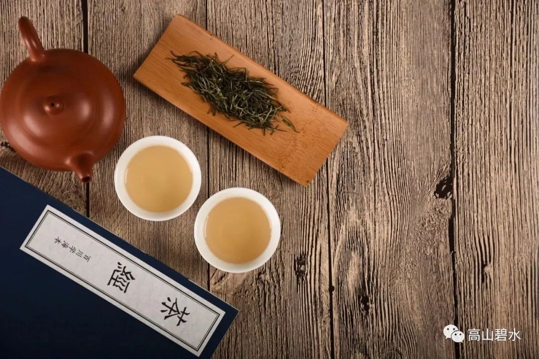 富硒白茶饼茶泡法