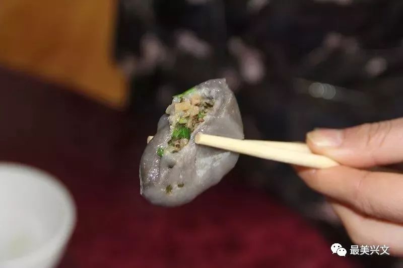 富硒大米蒸熟后粘