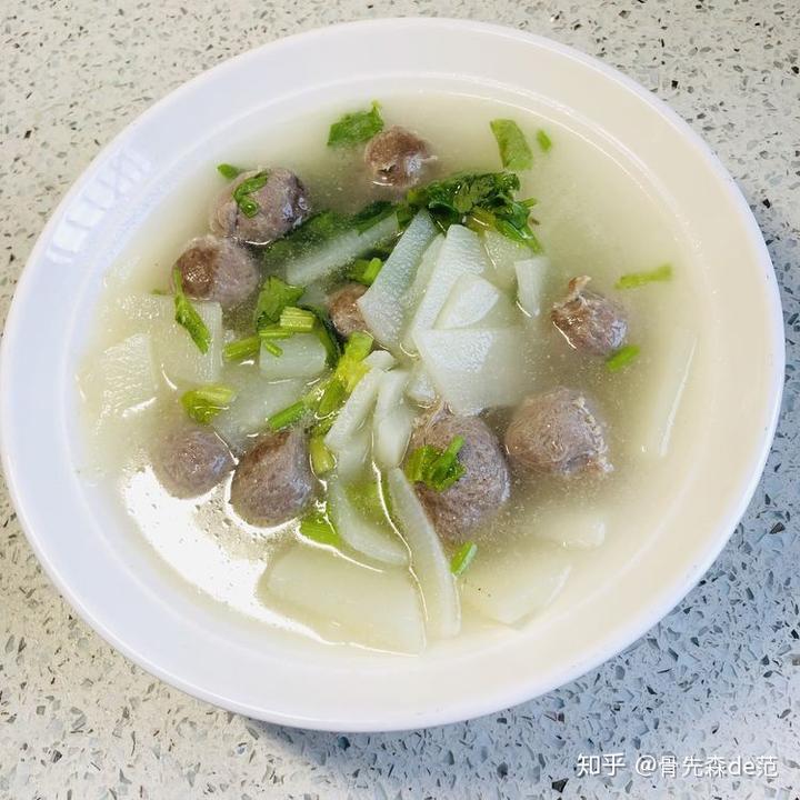 用铁锅炒菜能补铁吗