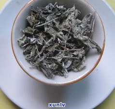 藤茶表面白色要洗了喝吗，藤茶表面的白色是否需要清洗后再饮用？