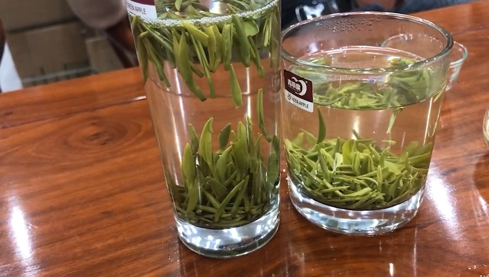 恩施富硒茶上有黄点