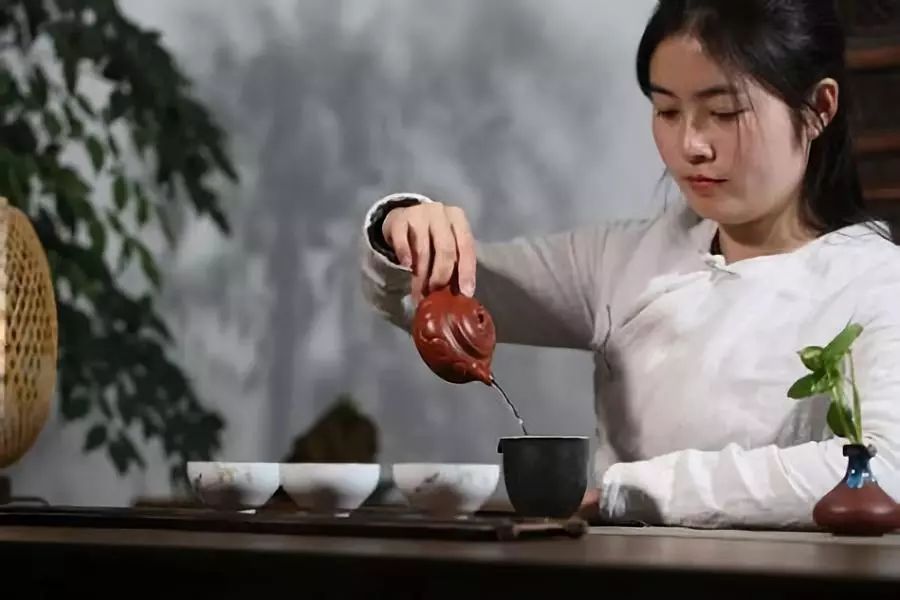 女性喝富硒茶的好处