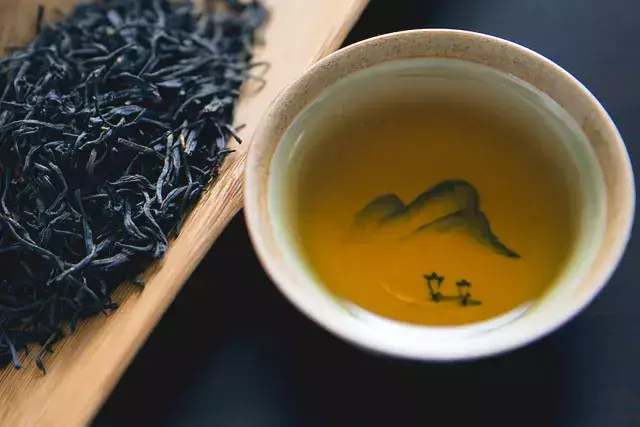 富硒红茶和黄茶的区别