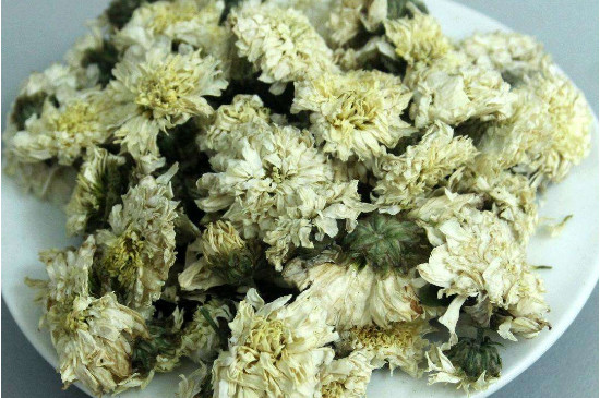 富硒茶能和菊花一起泡吗